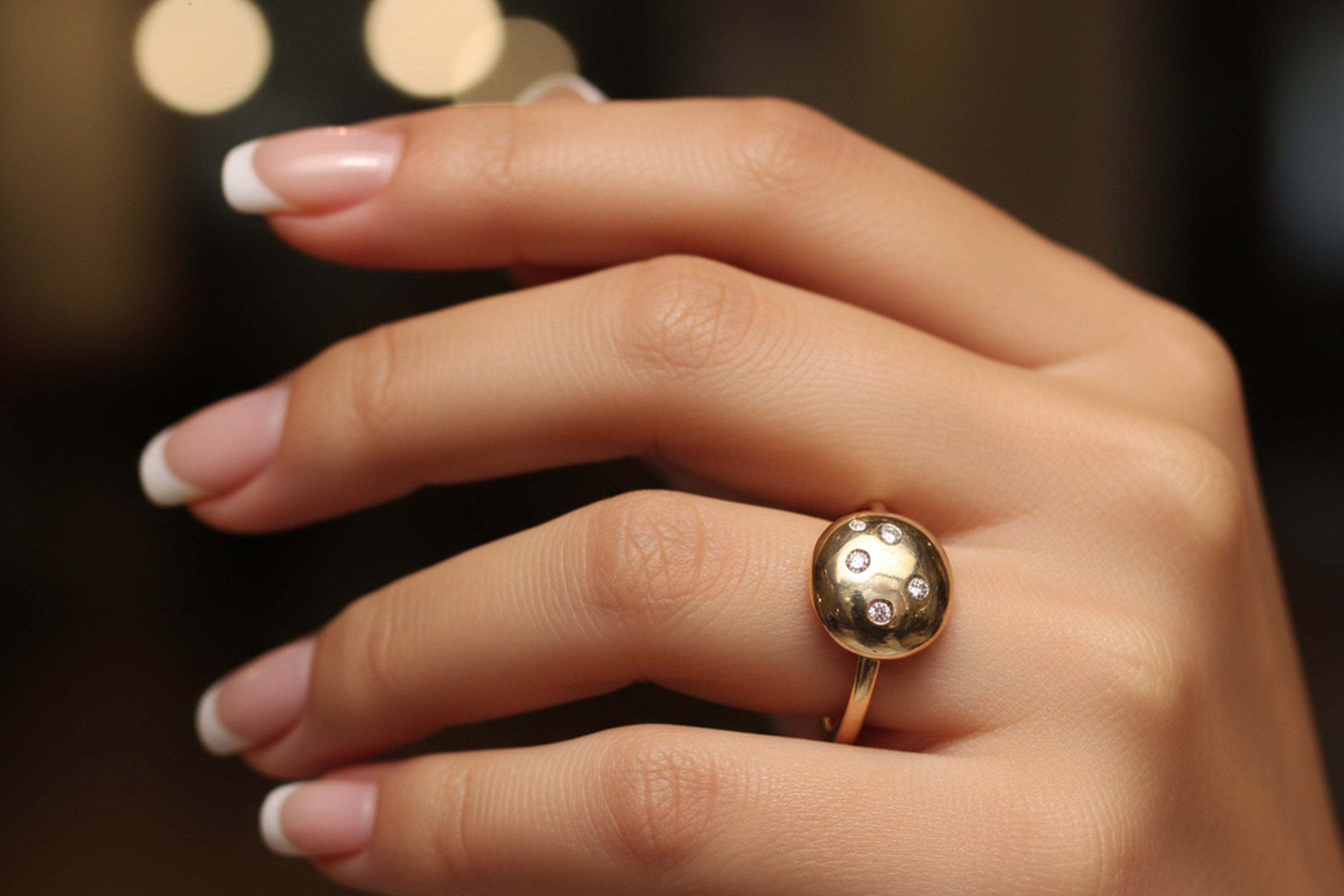 9ct Gold Medium Coliemore Pebbles Ring with Diamonds