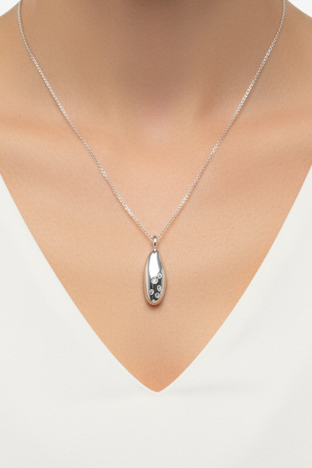 9ct Gold Small Vico Pebbles Pendant with Mink Diamonds